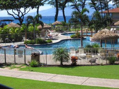 Lahaina two bedroom Vacation Condo on Beach Maui